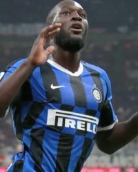  AC米兰德比战憾负，尤文图斯强势登顶联赛榜首