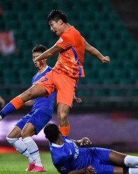  亚特兰大高空轰炸，帕萨利奇头球梅开二度