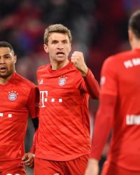  拜仁慕尼黑主场大胜，德甲领头羊稳固榜首位置  