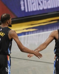  杜兰特伤退，篮网惨遭凯尔特人横扫  