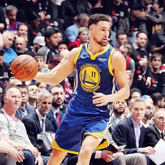  意甲金靴争夺白热化，三大射手紧咬比分  