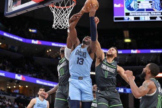  爱德华兹空砍45分难救主森林狼憾负灰熊吞两连败